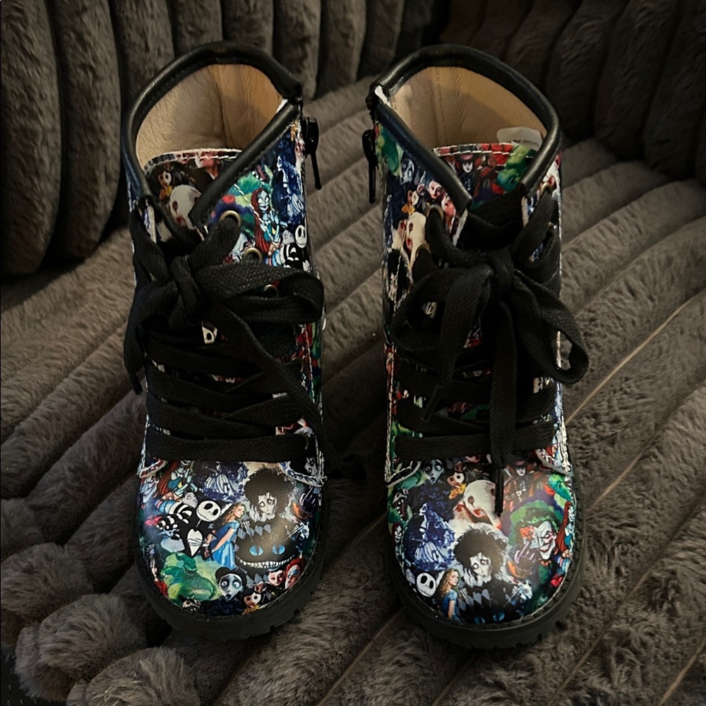 Little Piggies Little Combats ‘Tim Burton Scary Mashup’